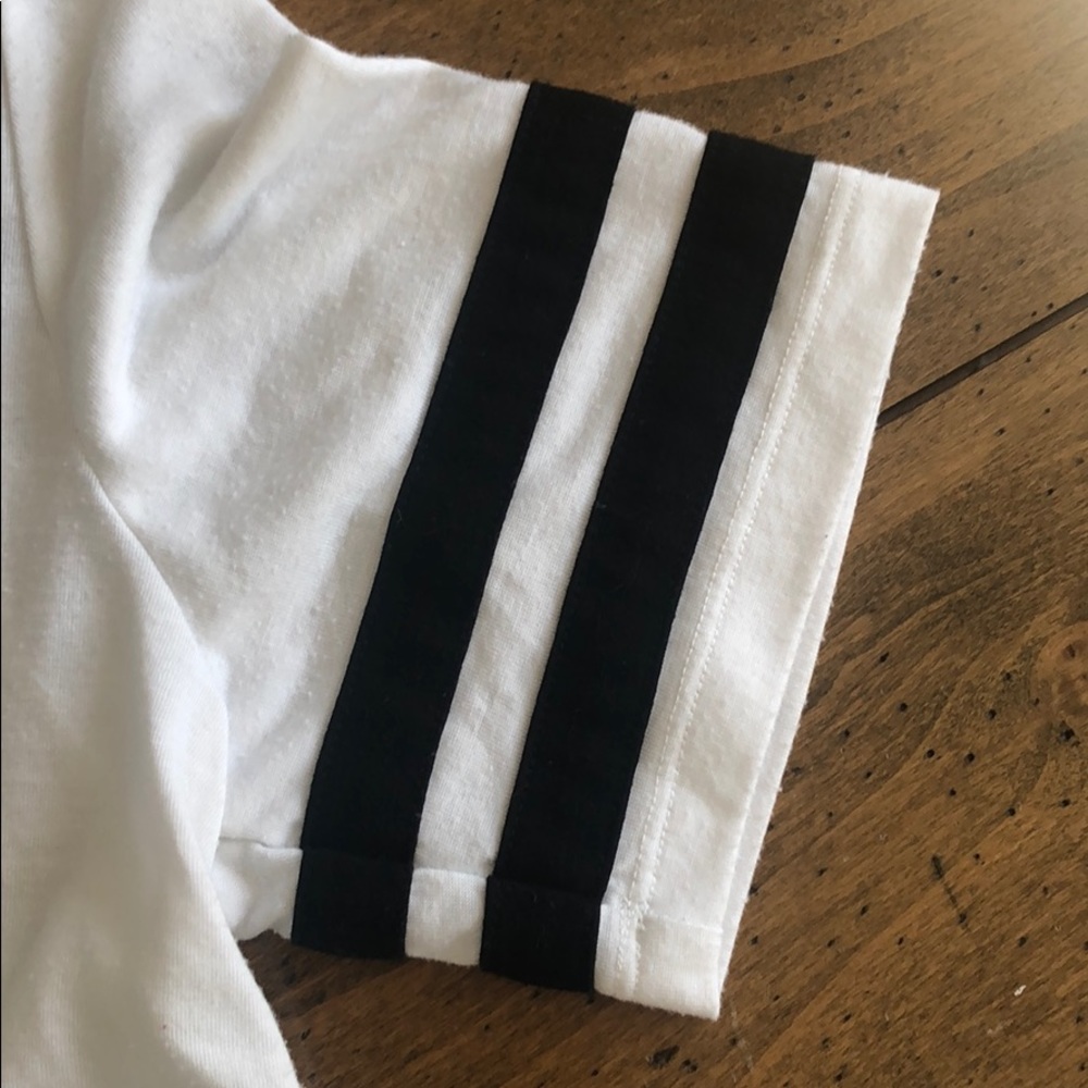Forever 21 T-Shirt - Picture 2 of 3